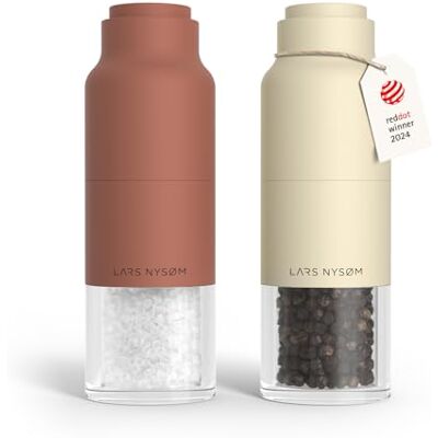 LARS NYSØM Set di Macina Sale e Pepe Set Macinasale e Macinapepe Manuale Set di Macinini per Sale e Pepe in Acciaio Inox con Macina Regolabile Macinino per Pepe e Sale Manuale Bottiglia Design LARS NYSØM Set di Macina Sale e Pepe Set Macinasale e Macinapepe Manuale Set di Macinini per Sale e Pepe in Acciaio Inox con Macina Regolabile Macinino per Pepe e Sale Manuale Bottiglia Design