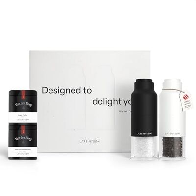 LARS NYSØM Set di Regalo Macina Sale e Pepe Manuale con 2 Spezie Premium Set di Macinini per Sale e Pepe in Acciaio Inox con Macina Regolabile con 2 Spezie Sale & Pepe Elegante Confezione Regalo LARS NYSØM Set di Regalo Macina Sale e Pepe Manuale con 2 Spezie Premium Set di Macinini per Sale e Pepe in Acciaio Inox con Macina Regolabile con 2 Spezie Sale & Pepe Elegante Confezione Regalo