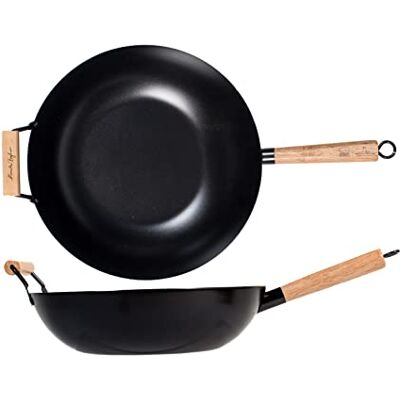 H&H Alessandro Borghese 'Il Lusso della semplicità' Padella Wok Wasabi in Acciaio al Carbonio con Rivestimento Antiaderente, Manico in Legno, 32cm H&H Alessandro Borghese 'Il Lusso della semplicità' Padella Wok Wasabi in Acciaio al Carbonio con Rivestimento Antiaderente, Manico in Legno, 32cm