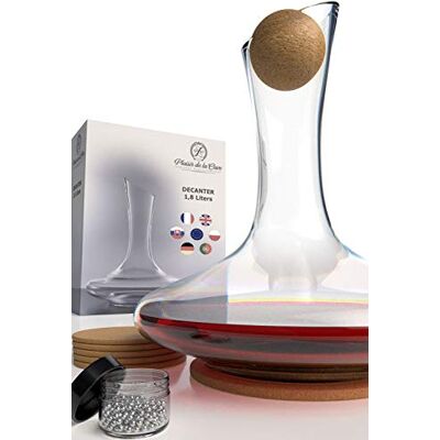 Plaisir de la Cave Decanter per Vino con Accessori (Tappo di Sughero, Perlina per Pulizia, Sottopentola e Sottobicchieri) 100% Fatto a Mano in Europa Caraffa Senza Piombo Aeratore Decantatore per Rosso Plaisir de la Cave Decanter per Vino con Accessori (Tappo di Sughero, Perlina per Pulizia, Sottopentola e Sottobicchieri) 100% Fatto a Mano in Europa Caraffa Senza Piombo Aeratore Decantatore per Rosso