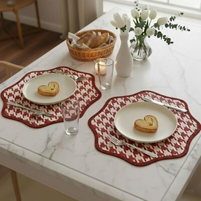 Dmora Tovaglietta Americana Thermo 40x40 cm Rosso set da 2, Bordo Ondulato, Fantasia Pied de Poule Lavabile, Made in Italy Dmora Tovaglietta Americana Thermo 40x40 cm Rosso set da 2, Bordo Ondulato, Fantasia Pied de Poule Lavabile, Made in Italy