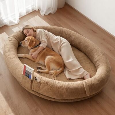 VEVOR Letto Stile Cane per Umani Amici Pelosi da 1770 x 1230 x 240 mm, Letto per Cani a Misura Umana, con Tasca Laterale, Maniglia e Cerniera, Fodera Rimovibile e Lavabile in Lavatrice, Pelo Corto VEVOR Letto Stile Cane per Umani Amici Pelosi da 1770 x 1230 x 240 mm, Letto per Cani a Misura Umana, con Tasca Laterale, Maniglia e Cerniera, Fodera Rimovibile e Lavabile in Lavatrice, Pelo Corto