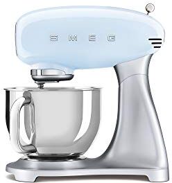 SMEG , Impastatrice Planetaria , 10 Velocità, Smooth Start, Ciotola da 4,8 L, Sicurezza Blocco Motore, Frusta Filo, Frusta Piatta, Gancio e Coperchio Versatore in Dotazione, 800W, Azzurro