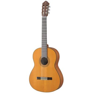 Yamaha Chitarra Classica 4/4 – Top in Cedro Massello, Scala 650 mm, Chitarra con Corde in Nylon dal Suono Caldo e Ricco, Suonabilità Confortevole Yamaha Chitarra Classica 4/4 – Top in Cedro Massello, Scala 650 mm, Chitarra con Corde in Nylon dal Suono Caldo e Ricco, Suonabilità Confortevole