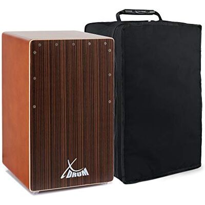 XDrum Cajon El Bajo Bass Port Cocoa Brown/Ebony incl. Borsa, 5 cm Porta bassi integrato, Corpo: HPL (High Pressure Laminate), Metà superiore della superficie di battuta avvitata, 5 cm, Peso 3 XDrum Cajon El Bajo Bass Port Cocoa Brown/Ebony incl. Borsa, 5 cm Porta bassi integrato, Corpo: HPL (High Pressure Laminate), Metà superiore della superficie di battuta avvitata, 5 cm, Peso 3