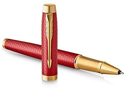 Parker IM penna roller   Rosso laccato premium con finiture in oro   Punta fine con ricarica di inchiostro nero   Confezione regalo