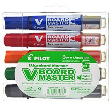 PILOT , Astuccio Da 5 Pennarelli Per Lavagna Bianca V-Board Master, Marker In Plastica Riciclata Begreen, Nero, Blu, Rosso, Verde, Arancione, Pennarello Per Lavagna Bianca Punta Media Da 4,5 mm