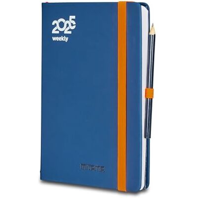 Mitama Agenda Settimanale Blu Arancio, Planning Mensile, 18 mesi da Settembre 2024 a Febbraio 2026-158 pagine + 50 pagine contenuti extra 15 x 21 cm Copertina Rigida Mitama Agenda Settimanale Blu Arancio, Planning Mensile, 18 mesi da Settembre 2024 a Febbraio 2026-158 pagine + 50 pagine contenuti extra 15 x 21 cm Copertina Rigida