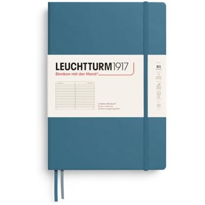 LEUCHTTURM1917 Composition Taccuino B5, Stone Blue, A righe Copertina rigida, 219 pagine numerate, cucito a filo, senza acidi, con indice e tasca a soffietto LEUCHTTURM1917 Composition Taccuino B5, Stone Blue, A righe Copertina rigida, 219 pagine numerate, cucito a filo, senza acidi, con indice e tasca a soffietto