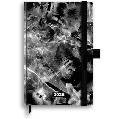 Cartomania Agenda 2026 Giornaliera M 12 Mesi Fantasize, 12x18 cm, Copertina Rigida, Tasca A Soffietto, Elastico Portapenne E Segnalibro Cartomania Agenda 2026 Giornaliera M 12 Mesi Fantasize, 12x18 cm, Copertina Rigida, Tasca A Soffietto, Elastico Portapenne E Segnalibro