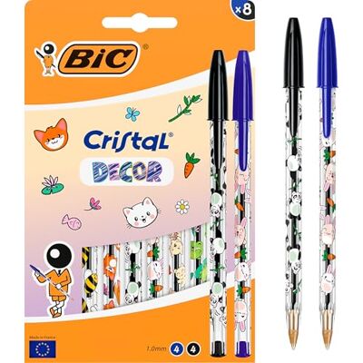 BIC Penne a Sfera Cristal Decors Kawaii Punta Media (1 mm) Inchiostro Blu e Nero Disegni Kawaii Assortiti, Confezione da 8 BIC Penne a Sfera Cristal Decors Kawaii Punta Media (1 mm) Inchiostro Blu e Nero Disegni Kawaii Assortiti, Confezione da 8
