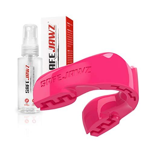 SAFEJAWZ Paradenti Sportivo e Spray disinfettante pacchetto Taglia Unica Contatto Completo per Tutti Gli Sport, tra Cui Rugby, MMA, Hockey, Kickboxing Arti Marziali e Boxe (Rosa, Adulto (12+ Anni))