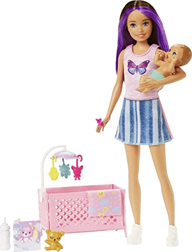 Barbie – Bambola  Skipper Babysitter Nanna, playset con bambola e bebè con occhi assonnati che si aprono e si chiudono e accessori a tema, Giocattolo per Bambini 3+ Anni,