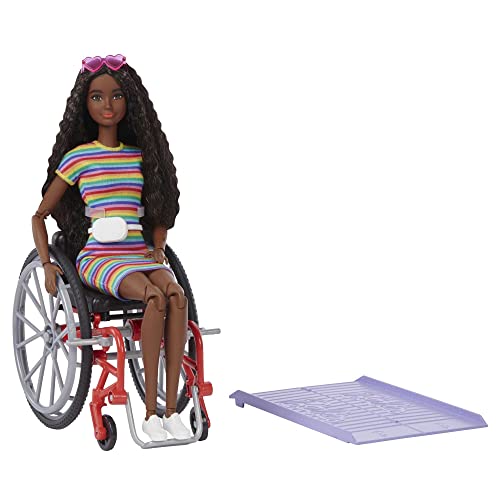 Barbie Fashionistas Bambola Afroamericana con Sedia a Rotelle e Vestiti alla Moda, Giocattolo per Bambini 3+Anni,