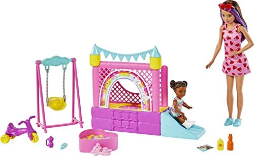 Barbie Skipper Babysitter Playset Casetta Gonfiabile con bambola Skipper Babysitter e baby bambola, altalena e accessori, Giocattolo per Bambini 3+ Anni,