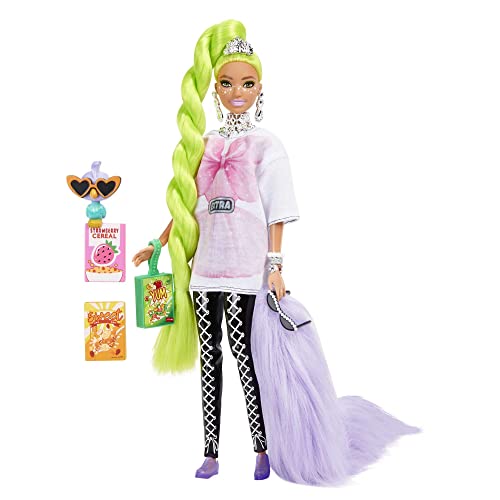 Barbie Extra Bambola Snodata con Lunghissimi Capelli Verde Fluo, Maglietta Larga e Leggins Extralarge, con Pappagallino e Accessori, Giocattolo per Bambini 3+ Anni,