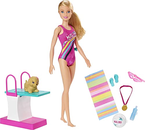 Barbie - Dreamhouse Adventures Bambola Nuotatrice in Costume con Trampolino e Cucciolo Giocattolo per Bambini 3+ Anni,