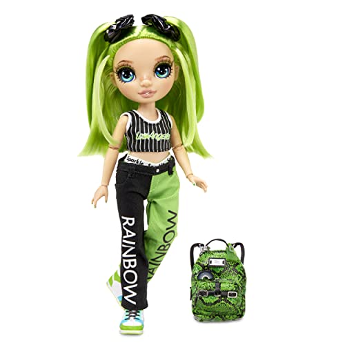 Rainbow High Jr. High Jade Hunter -Bambola alla Moda da 23cm, Colore Verde, con Vestito e Accessori Include Zainetto Apri e Chiudi da Collezionare o Regalare età: dai 6 Anni in su
