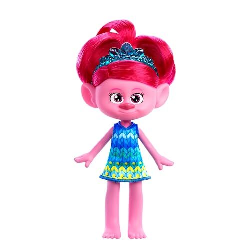 Mattel Trolls 3 Tutti Insieme Regina Poppy Alla Moda, bambola con capelli rosa da decorare, abito rimovibile e accessori inclusi, look ispirato al film, giocattolo per bambini, 3+ anni,