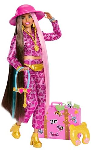 Barbie Extra Fly, Bambola con Look Safari, Abito Rosa alla Moda con Stampa Animalier e Valigia Rosa, 15+ Accessori a Tema Inclusi, Giocattolo per Bambini, 3+ Anni,