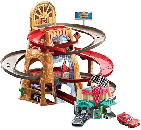 Disney -Playset Sfida Testa a Testa a Radiator Springs, Giocattolo per Bambini 4+ Anni,