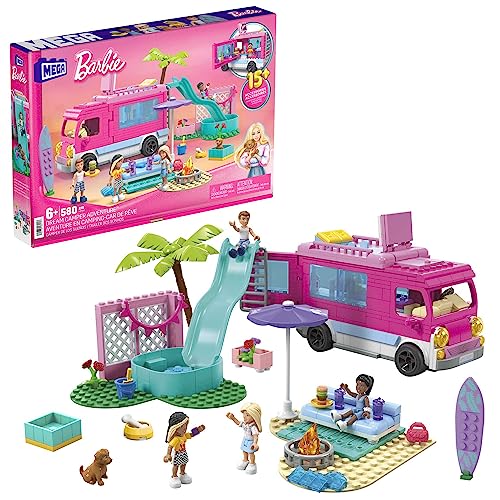 Barbie MEGA  Camper dei Sogni, playset da costruire da 580 pezzi, include 4 mini bambole e tanti accessori, giocattolo per bambini, 6+ anni,