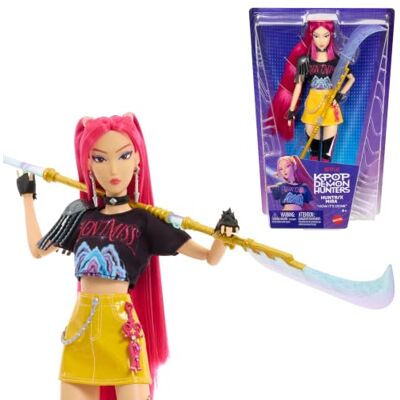 Mattel KPop Demon Hunters Mira di HUNTR/X, bambola dai lunghi capelli rosa e outfit per la canzone "How It's Done", accessorio Spada della Luna Curva inclusa, Mattel KPop Demon Hunters Mira di HUNTR/X, bambola dai lunghi capelli rosa e outfit per la canzone "How It's Done", accessorio Spada della Luna Curva inclusa,