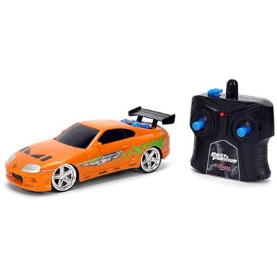 Jada Toys Fast & Furious, Toyota Supra RC 1995 in scala 1:24, radiocomando 2,4 GHz a 2 canali, funzione Turbo ed effetto vapore – Auto telecomandata ufficiale Fast & Furious Jada Toys Fast & Furious, Toyota Supra RC 1995 in scala 1:24, radiocomando 2,4 GHz a 2 canali, funzione Turbo ed effetto vapore – Auto telecomandata ufficiale Fast & Furious