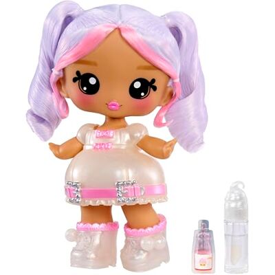 Yummiland Large Doll Ava Ice Cream Include 1 bambola, lucidalabbra profumato fai-da-te, abiti e capelli personalizzabili, Età 4+ Yummiland Large Doll Ava Ice Cream Include 1 bambola, lucidalabbra profumato fai-da-te, abiti e capelli personalizzabili, Età 4+