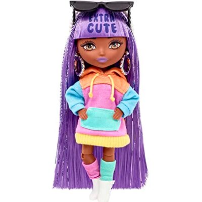 Barbie Extra Minis Bambola n. 7, di 14 cm con abito con cappuccio a blocchi di colore e stivali, piedistallo e accessori, giocattolo e regalo per Bambini 3+ Anni, Barbie Extra Minis Bambola n. 7, di 14 cm con abito con cappuccio a blocchi di colore e stivali, piedistallo e accessori, giocattolo e regalo per Bambini 3+ Anni,