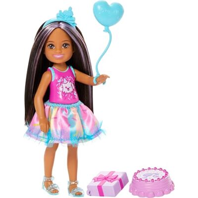 Barbie Chelsea, Mini Bambola da 15cm a Tema Compleanno, con Capelli castani e meches Viola, Abito colorato e 4 Accessori per la Festa Inclusi, Giocattolo per Bambini, 3+ Anni, Barbie Chelsea, Mini Bambola da 15cm a Tema Compleanno, con Capelli castani e meches Viola, Abito colorato e 4 Accessori per la Festa Inclusi, Giocattolo per Bambini, 3+ Anni,