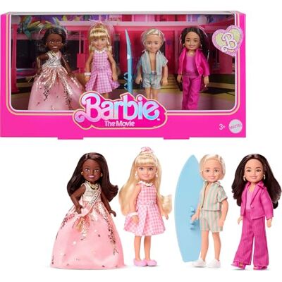 Barbie The Movie Chelsea, confezione da 4 bambole da collezione del film, include, Ken, Presidente e Gloria con abiti rimovibili, Barbie The Movie Chelsea, confezione da 4 bambole da collezione del film, include, Ken, Presidente e Gloria con abiti rimovibili,
