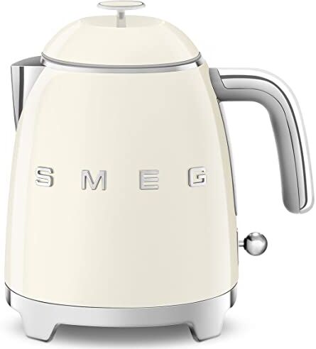 SMEG , Bollitore Elettrico Piccolo  0,8 L, Filtro Acciaio Inox, Autospegnimento di Sicurezza, Indicatore Livello Acqua, Base Antiscivolo e Avvolgicavo Integrato, Potenza 1400W, Panna