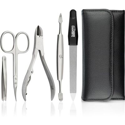 marQus Set di Unghie – 5 pezzi in acciaio inossidabile. Custodia in similpelle, ideale per la cura di mani e piedi. Perfetto per uomo, donna e come kit da viaggio pratico ed elegante marQus Set di Unghie – 5 pezzi in acciaio inossidabile. Custodia in similpelle, ideale per la cura di mani e piedi. Perfetto per uomo, donna e come kit da viaggio pratico ed elegante