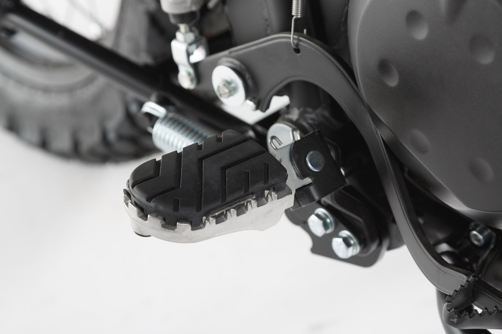 sw-motech kit poggiapiedi  ion - kawasaki klr 650 (01-18). nero argento unica taglia