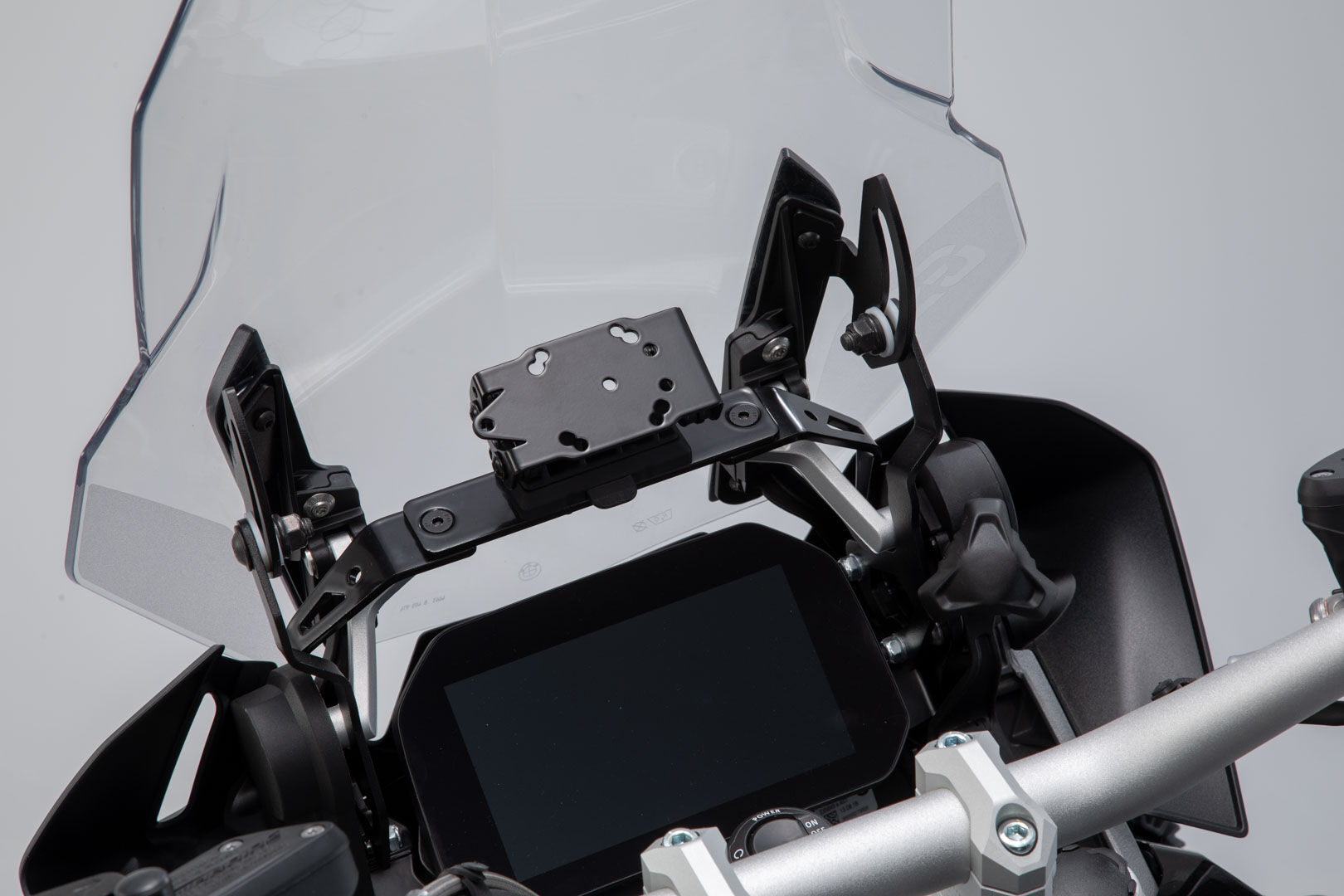 sw-motech supporto gps  per pozzetto - nero. bmw r 1200 gs (12-18), r 1250 gs (18-).