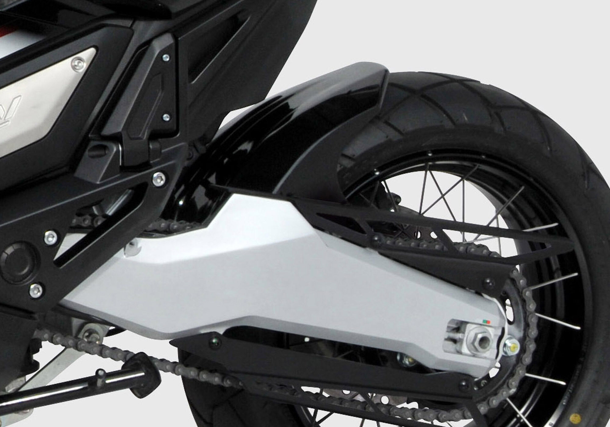 bodystyle hugger posteriore con alu chain guard abs plastiche non verniciate