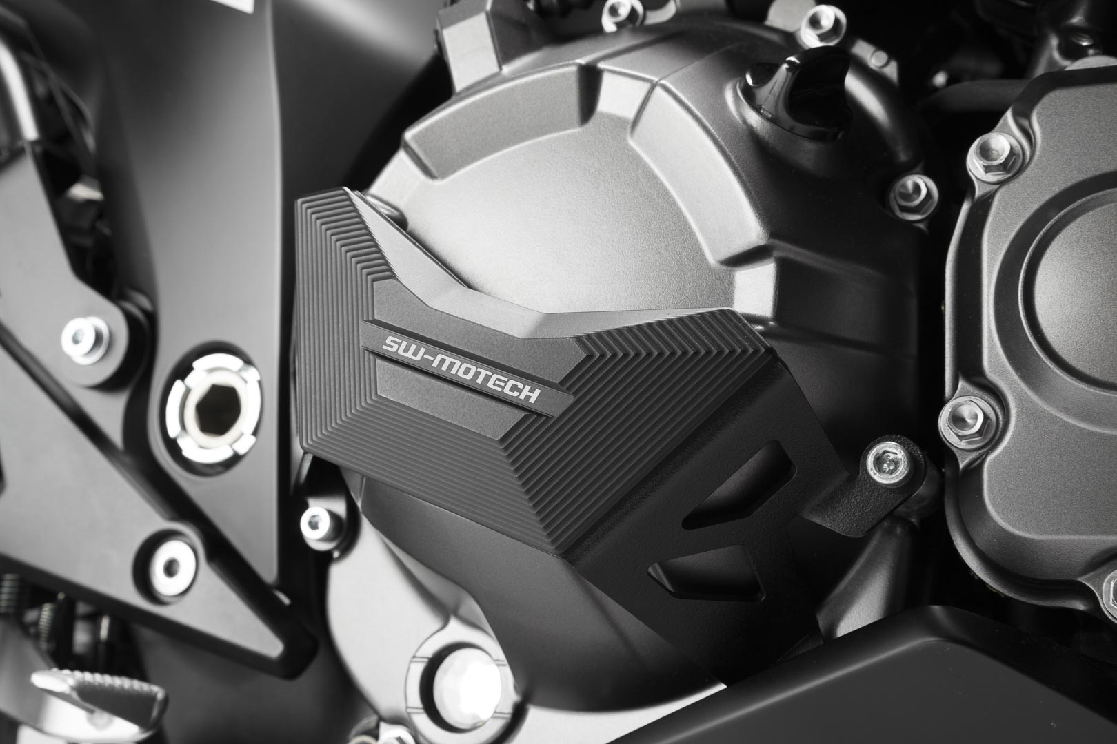 SW-Motech Protezione valigia motore - Nero. Kawasaki Z 800 (12-16). Nero unica taglia