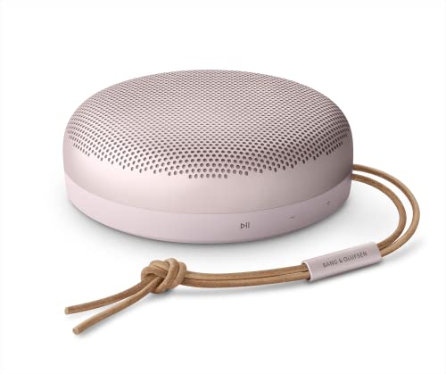 Bang & Olufsen Beosound A1, 2a Generazione, Cassa Bluetooth Portatile e Impermeabile con tre Microfoni, Alexa e Cavo USB-C, Lo Speaker offre fino a 18 Ore di Riproduzione, Rosa (Pink)