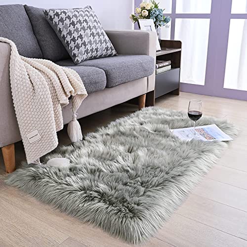 YIHAIC Faux tappetto di pelle di pecora tappeto, Pecora Agnello imitazione pelliccia sintetica decorativa, adatto per tappeto per soggiorno, tappetino per il letto (Grigio, Rectangle 50 x 150 CM)