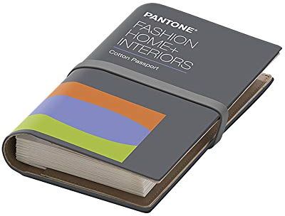 Pantone FHIC200A Cotton Passport - Volume Singolo di Riferimento Colore su Cotone in un Formato Portatile a Fisarmonica, con Maschera Bianca per Valutazione Accurata del Colore