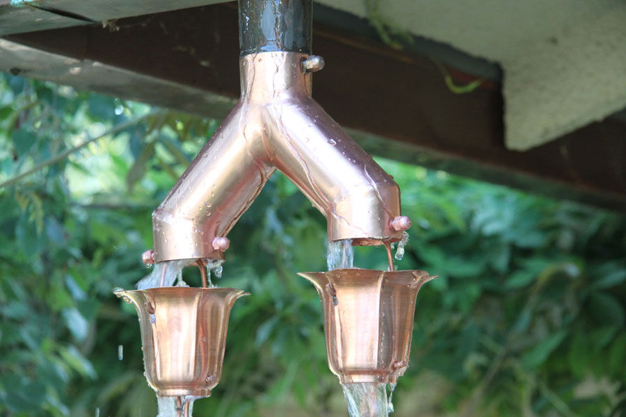 Collegamento In Rame A Doppia Discesa Forhome® Per Catena Pioggia A Grondaia Collegamento In Rame A Doppia Discesa Forhome® Per Catena Pioggia A Grondaia