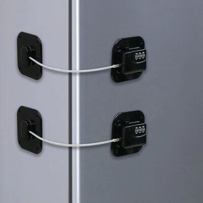 ENOWELIR Set Di 2 Catene Antifurto Per Frigorifero Con Lucchetto A Combinazione A 3 Cifre In Plastica Abs E Acciaio Inossidabile – Adesivo Resistente ENOWELIR Set Di 2 Catene Antifurto Per Frigorifero Con Lucchetto A Combinazione A 3 Cifre In Plastica Abs E Acciaio Inossidabile – Adesivo Resistente