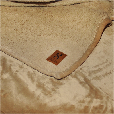 Plaid Invernale Beige MIASUITE - Effetto velluto lucente - 130x160 cm Plaid Invernale Beige MIASUITE - Effetto velluto lucente - 130x160 cm