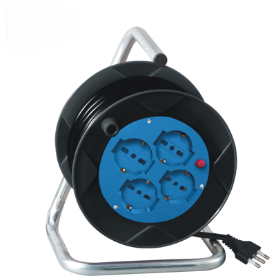 ALCAPOWER Prolunga Elettrica Con Avvolgicavo 15 Metri, 4 Prese Schuko Bipasso, Spina Italiana 16a, Tensione Max 250v Ac, Potenza Fino A 2200w ALCAPOWER Prolunga Elettrica Con Avvolgicavo 15 Metri, 4 Prese Schuko Bipasso, Spina Italiana 16a, Tensione Max 250v Ac, Potenza Fino A 2200w