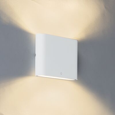 QAZQA Lampada da parete moderna - Bianco - 11,5cm - IP65 - LED QAZQA Lampada da parete moderna - Bianco - 11,5cm - IP65 - LED