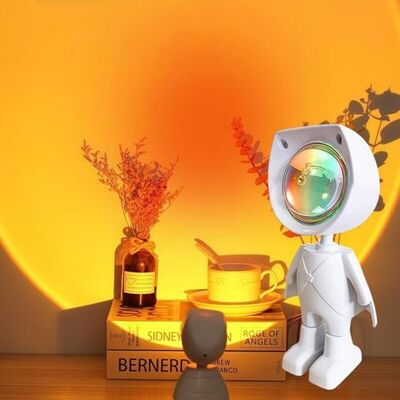 OEM Proiettore Di Tramonto A Forma Di Astronauta Con 7 Colori, Lampada Per Tramonto, Lampada Per Tramonto Girevole A 360°, Ideale Per Sfondi Fotografici, Camera Da Letto E Feste. OEM Proiettore Di Tramonto A Forma Di Astronauta Con 7 Colori, Lampada Per Tramonto, Lampada Per Tramonto Girevole A 360°, Ideale Per Sfondi Fotografici, Camera Da Letto E Feste.