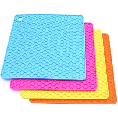 Zone Tappetino Isolante Termico Quadrato In Silicone A Nido D'Ape, Sottobicchiere, Tappetino Da Tavolo Da Cucina, Tappetino Piatto Stile Western, 1 Pezzo, Colore Casuale Zone Tappetino Isolante Termico Quadrato In Silicone A Nido D'Ape, Sottobicchiere, Tappetino Da Tavolo Da Cucina, Tappetino Piatto Stile Western, 1 Pezzo, Colore Casuale