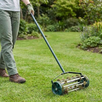 VIDAXL Rullo Per Prato Da Tirare Con Pinze Aeratore Verde VIDAXL Rullo Per Prato Da Tirare Con Pinze Aeratore Verde