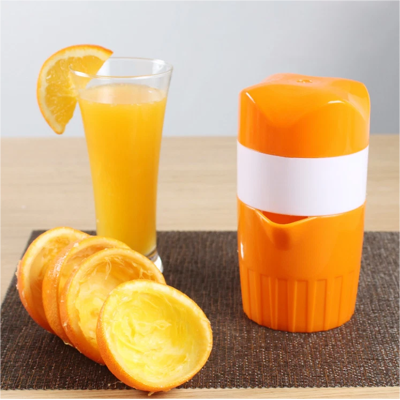 OEM Uno Spremiagrumi Straordinario, Uno Strumento Economico E Conveniente Per Preparare Succhi Di Frutta Da Arance, Mandarini E Limoni. OEM Uno Spremiagrumi Straordinario, Uno Strumento Economico E Conveniente Per Preparare Succhi Di Frutta Da Arance, Mandarini E Limoni.